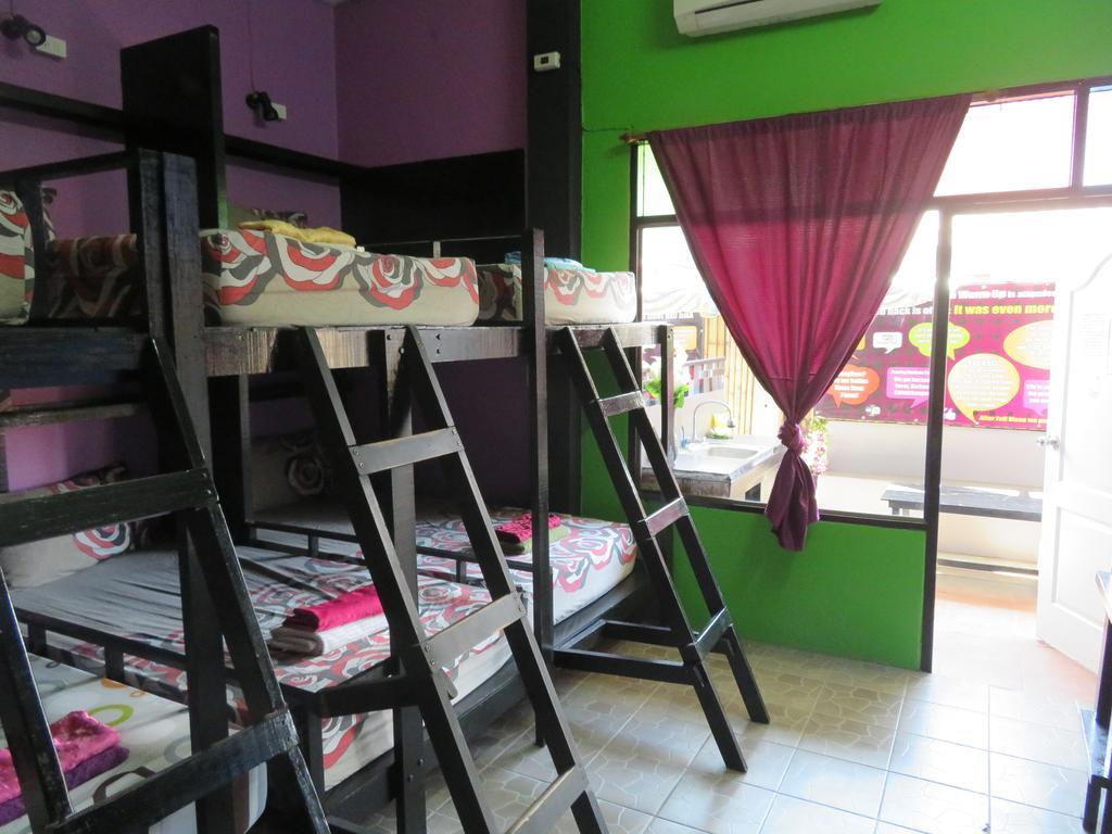 Same Same Guesthouse, Bar & Restaurant (Adults Only) Haad Rin Exterior photo