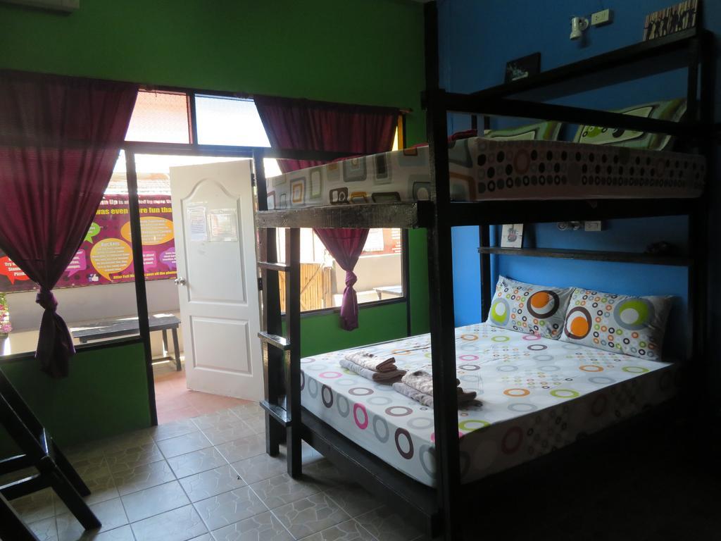 Same Same Guesthouse, Bar & Restaurant (Adults Only) Haad Rin Exterior photo