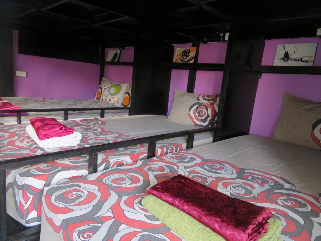 Same Same Guesthouse, Bar & Restaurant (Adults Only) Haad Rin Exterior photo