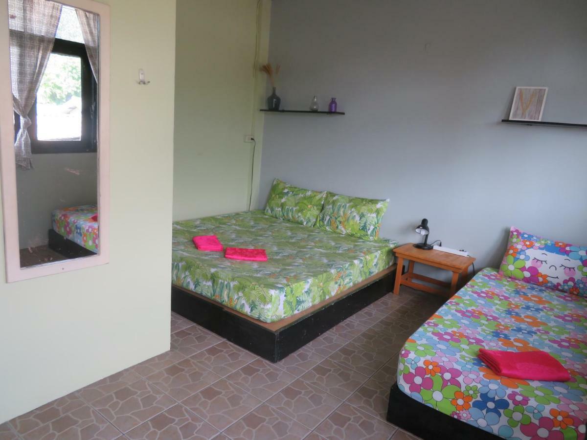 Same Same Guesthouse, Bar & Restaurant (Adults Only) Haad Rin Exterior photo
