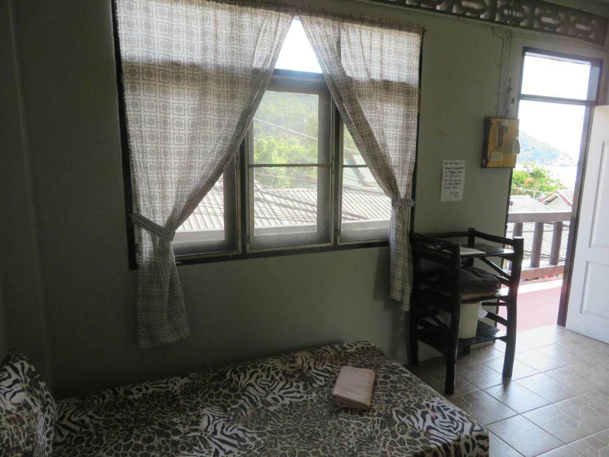 Same Same Guesthouse, Bar & Restaurant (Adults Only) Haad Rin Exterior photo
